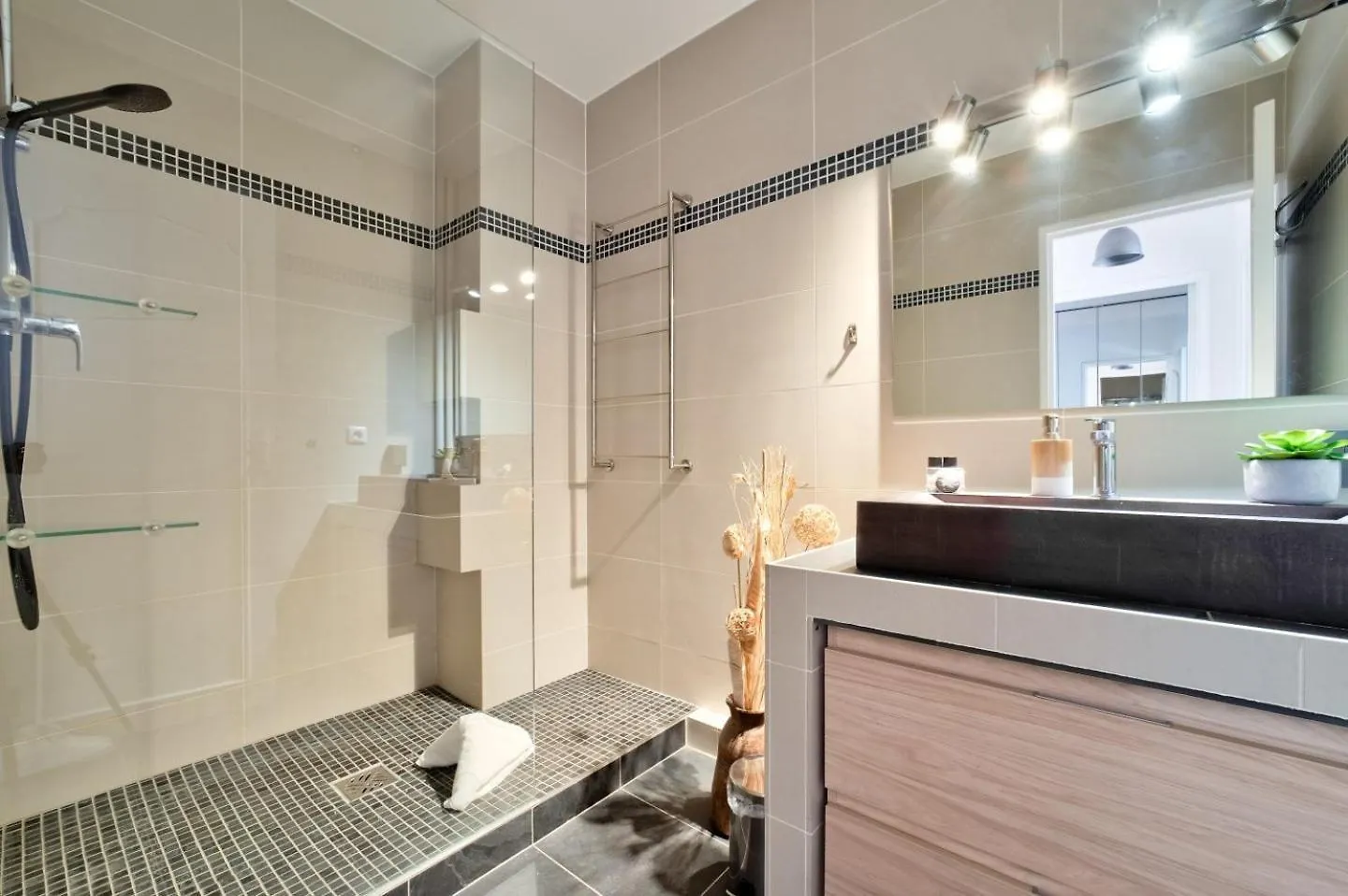 Apartment Guestready - Serene Retreat With A Terrace Paris Frankreich
